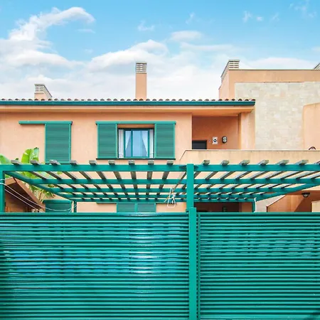 Apartment 3 Bedroom Lovely In Lametlla De Mar